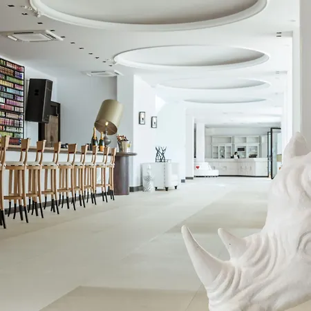 Myconian Imperial - Leading Of The World Elia (Mykonos)