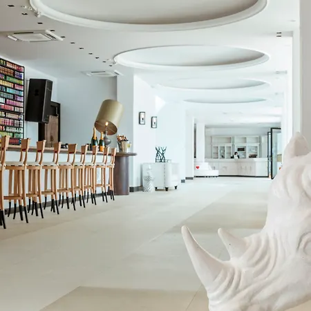 Myconian Imperial - Leading Of The World Elia (Mykonos)